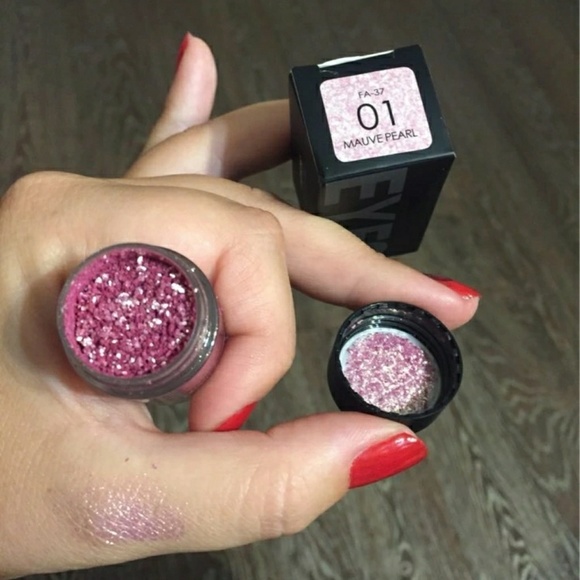 Loose Pigment Eye Shadow 01 Mauve Pearl - Picture 5 of 8